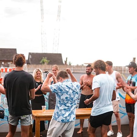 Surf & Party - Hostel Somewhere Else Canggu Exteriér fotografie