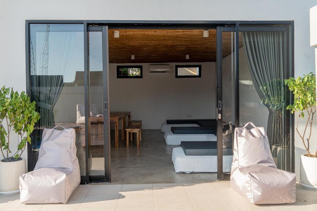 Surf & Party - Hostel Somewhere Else Canggu Exteriér fotografie