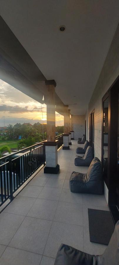 Surf & Party - Hostel Somewhere Else Canggu Exteriér fotografie
