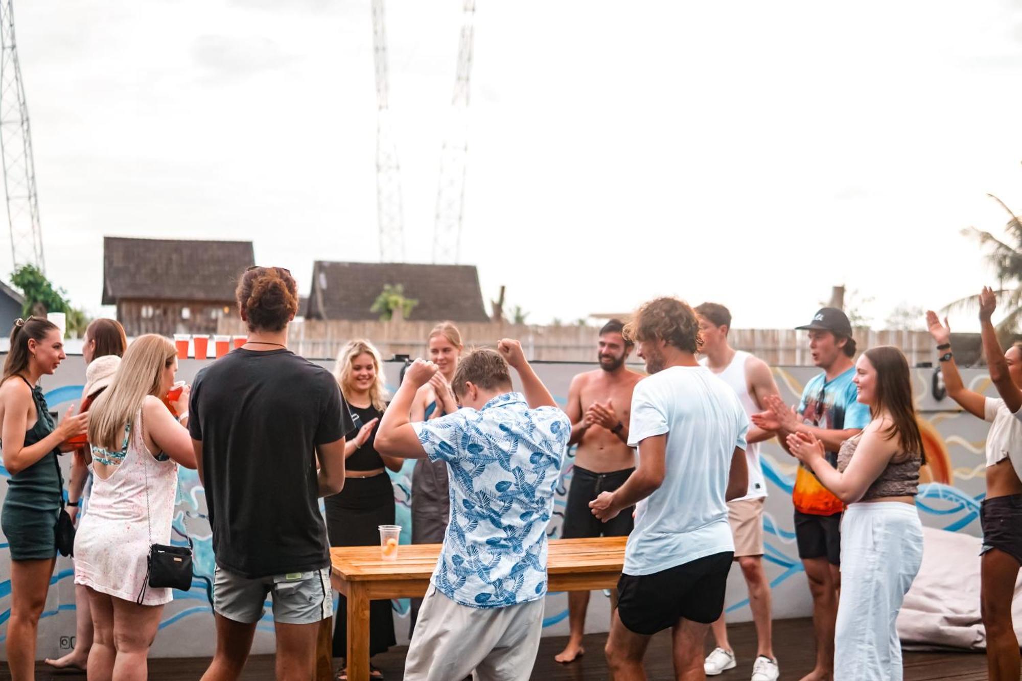 Surf & Party - Hostel Somewhere Else Canggu Exteriér fotografie